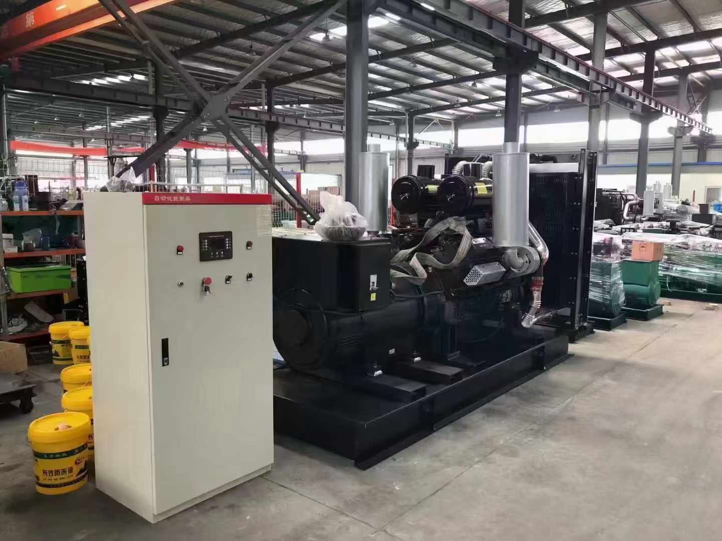 河南柴油发电机运行时的噪音和振动水平如何？